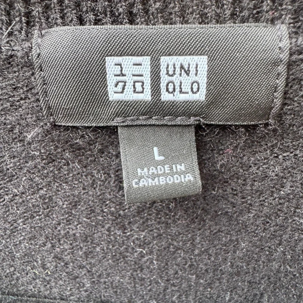 Uniqlo 100% Cashmere Quiet Luxury Minimalist Old Money Cozy Sweater Mens Black L